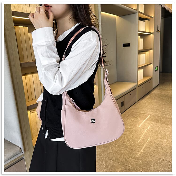 2026 Foreign Trade New Style Dumpling Bag Casual Sports Yoga Bag Lightweight Commuting Bag Temperament Single Shoulder Messenger Bag Wholesale