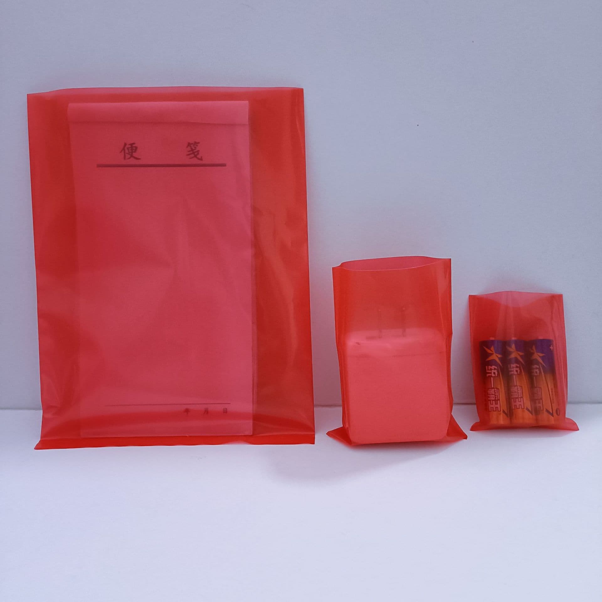 Bright red anti-static PE flat-mouth electronic component packaging bags, festive fruit plastic bags, peld eco-friendly adhesive bags