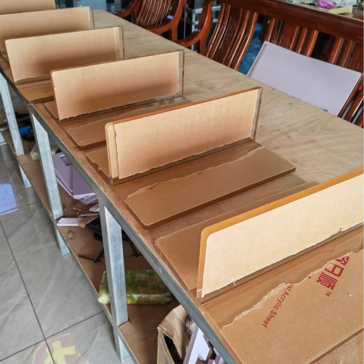 Acrylic products of various specifications, thicknesses, table signs, dining tables, furniture, coffee tables, photo frames, etc. can be customized according to samples and drawings.