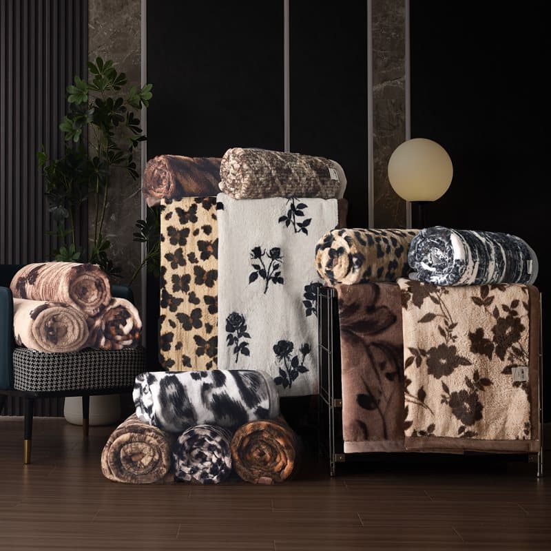2025 New Faux Mink Rabbit Fur Velvet Snow Cotton Velvet Cloud Mink Raschel Double-Layer Composite Blanket