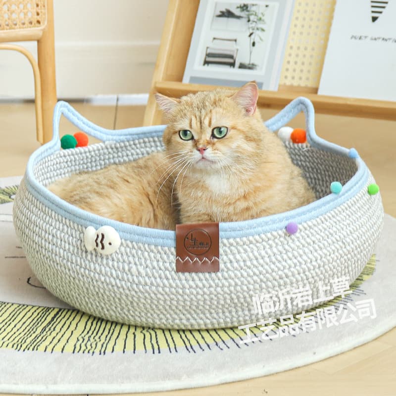 Woven Rattan Cat Bed with Scratching Board and Self-Play Ball, All-Season Handmade Washable Cat Mat Sleeping Nest