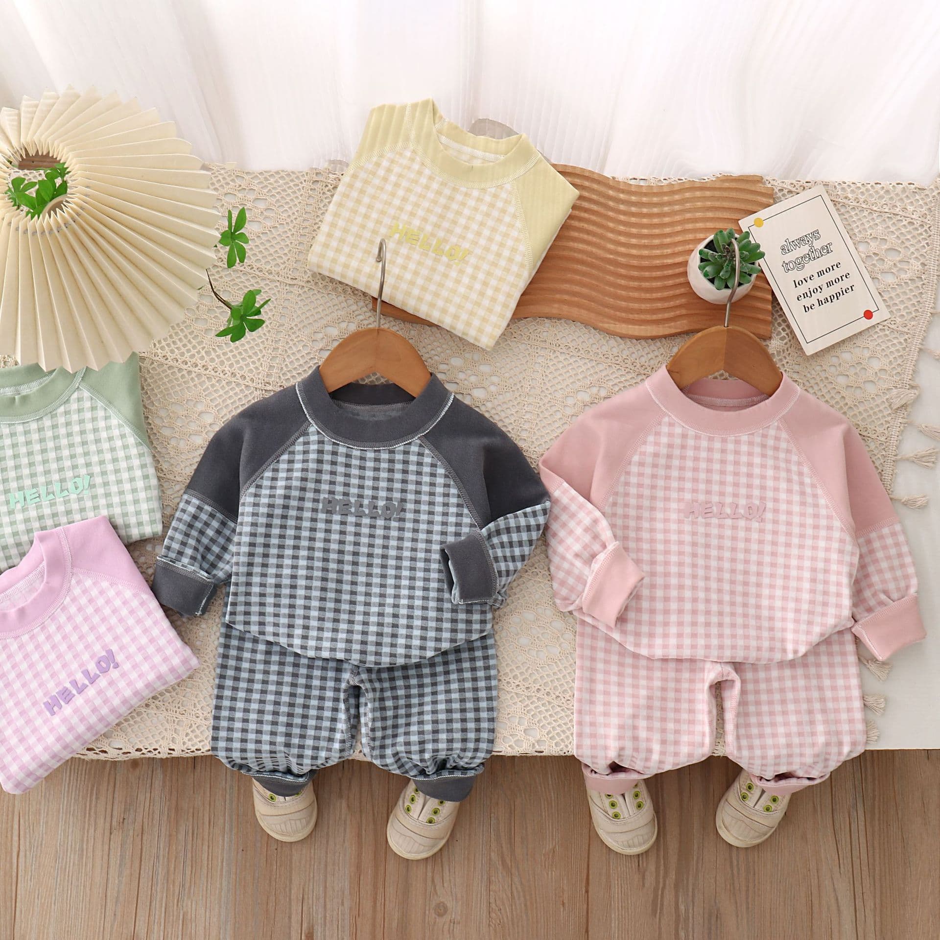 Autumn/Winter Children's Seamless Thermal Underwear Set Boys Girls De Velvet Long Sleeve Top and Bottom Homewear Pajamas