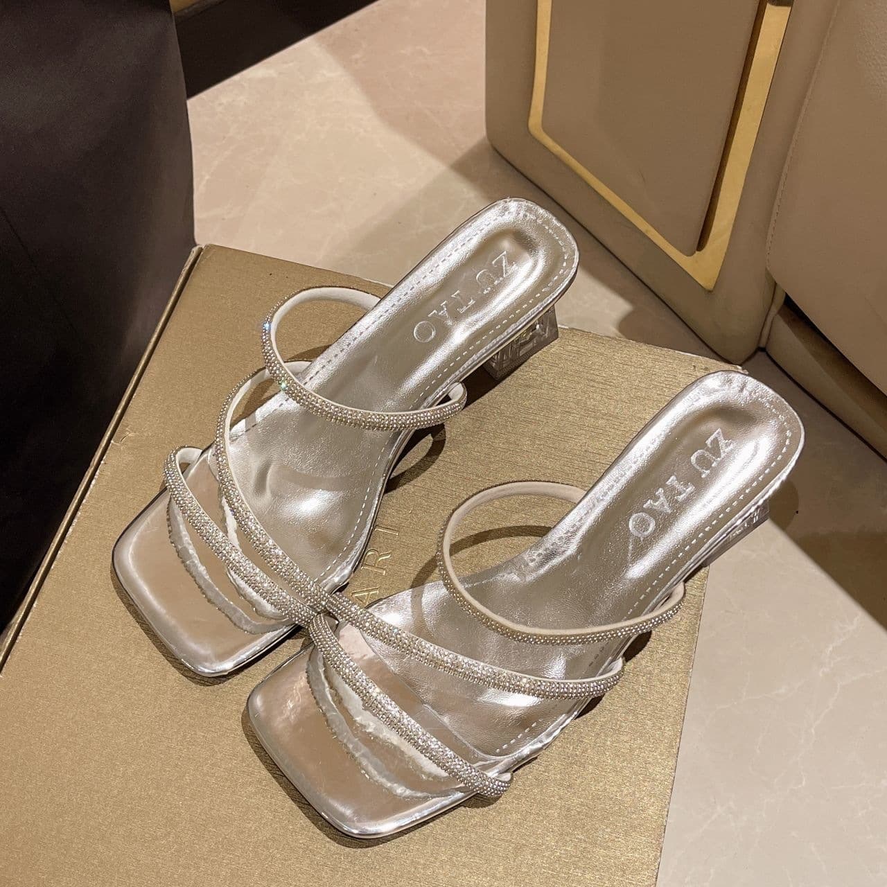 Crystal French Style Open-Toe High Heel Sandals Women's Shoes 2026 New Fairy Style One-Strap Crystal Chunky Heel Slide Sandals