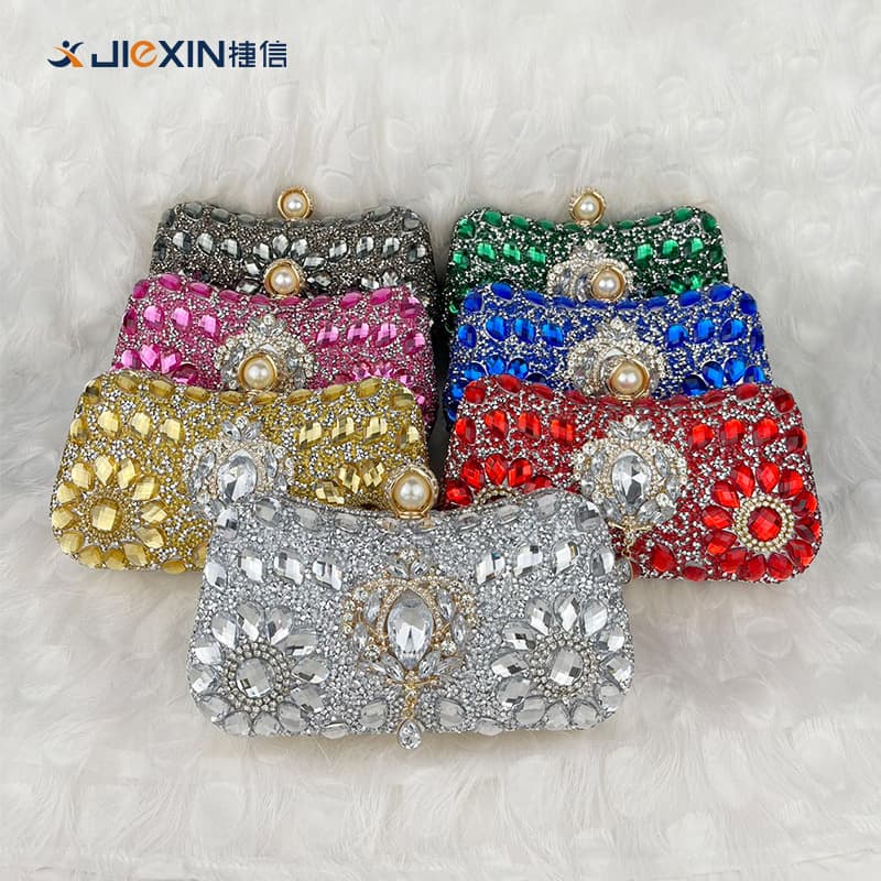 Cross-border New Rhinestone Bag Sparkling Gem Pendant Evening Bag Women's Fashion Banquet Versatile Handheld Evening Dress Bag