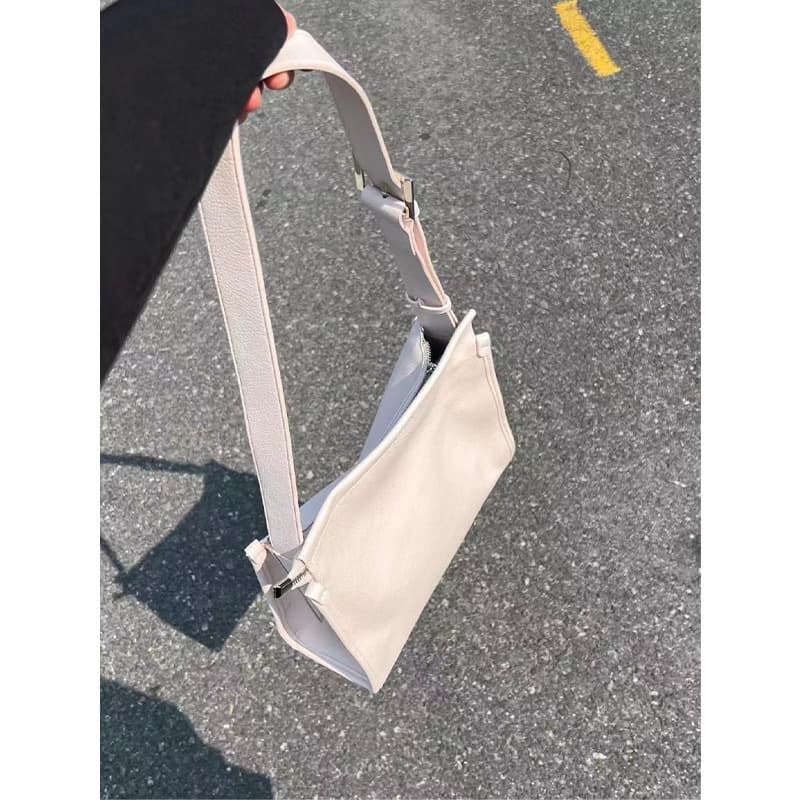 2026 New Crossbody Bag College Class Bag Two-Way Soft Leather Shoulder Bag Large Capacity Commuter Tote Bag Women's Bag