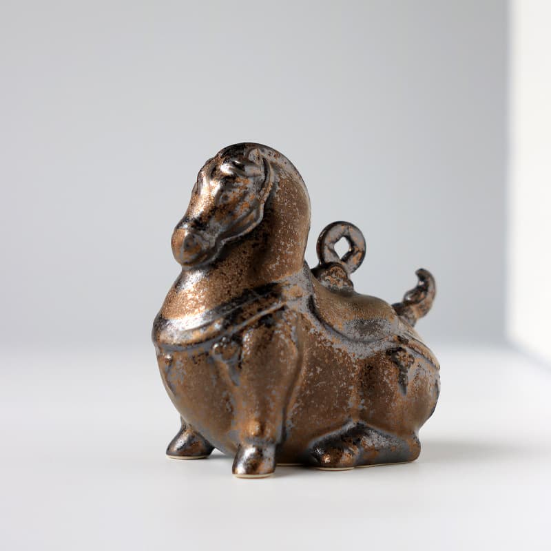 Retro Tang Dynasty Horse Tea Pet - Ceramic "Success Upon Arrival" Ornament, Creative Brush Rest and Paperweight for Study