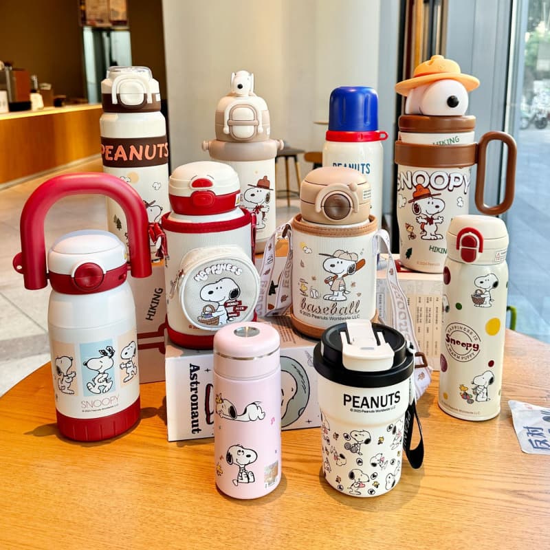 Snoopy 316 Stainless Steel Liner Kids Insulated Water Bottle, Three-Drink Lid for School, Portable Straw Water Jug