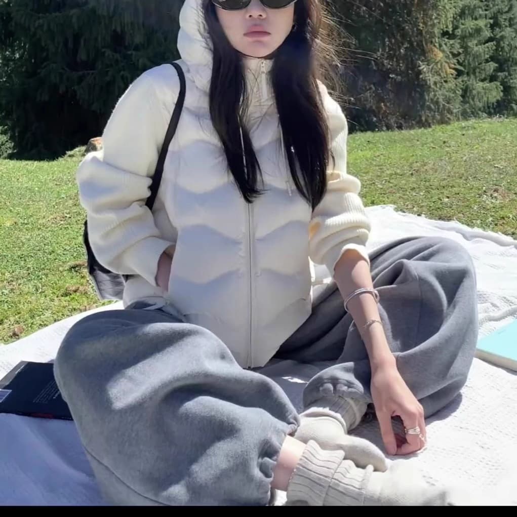 New National Standard 2025 New Taped Seam Direct Fill 90% White Duck Down, Fluffy Youthful Warm Knit Paneled Outdoor Light Down Jacket