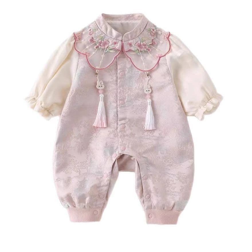 Baby clothes, spring clothes, infant jumpsuits, super cute men's and women's baby clothes, spring and autumn hooded outdoor clothes