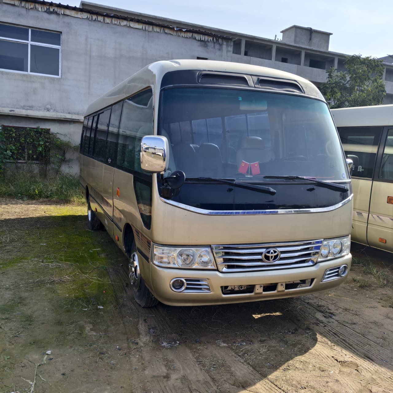 Export Toyota Coaster Minibus 19-23 Seats Electric Door Minibus Coach