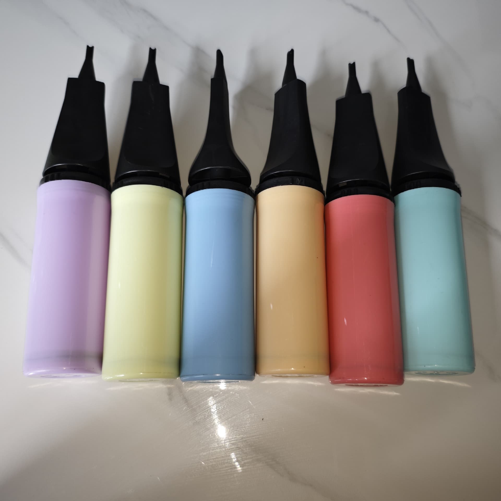 Wholesale medium size mini inflatable toy balloon accessories pump 25cm flat head small hand push plastic pump