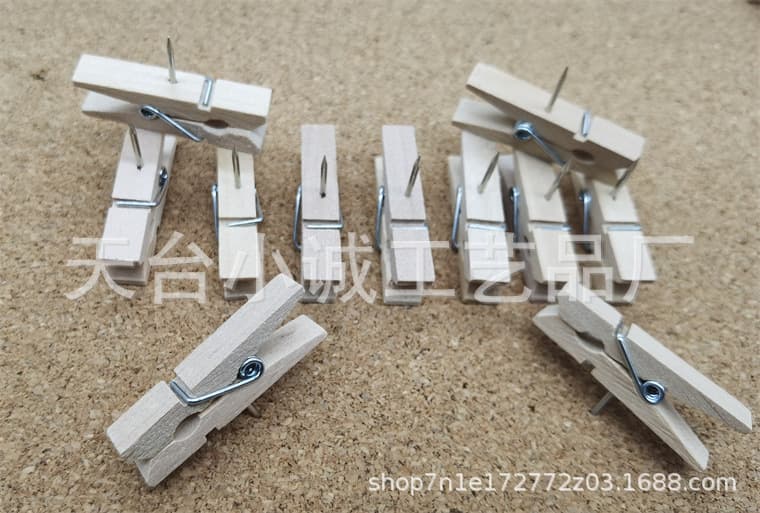 Factory Direct Creative Office Stationery Inlaid Clip with Tacks, Wooden Thumbtacks, Wood Clips for Photos, Cork Board Pins