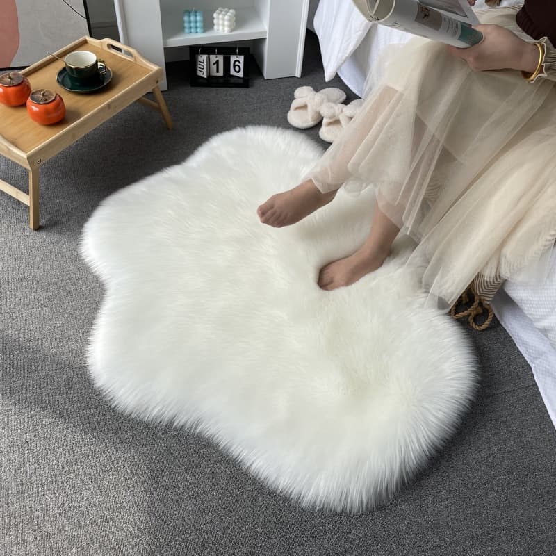 Fluffy Cloud Rug Bedside Rug Heart Girl Princess Irregular Mat White Long Plush Living Room Coffee Table Rug