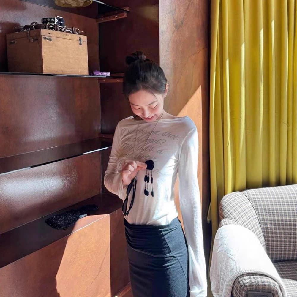 In Stock Jennie Same Style Lyocell Letter Sheer Long-Sleeve T-Shirt 2025 Fall Women's Fitted Off-Shoulder Top