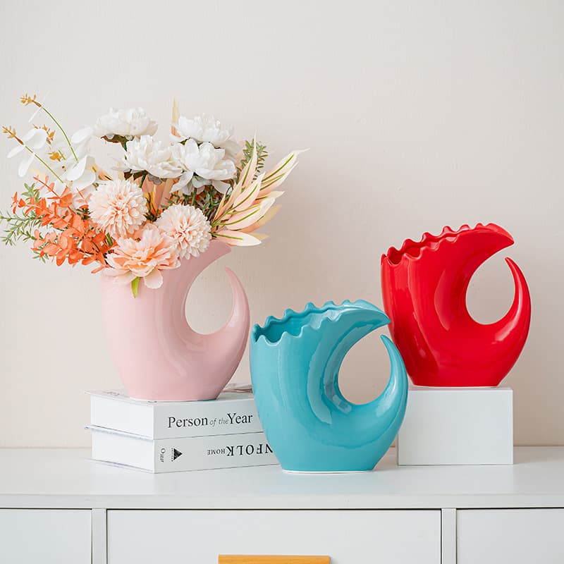 Ceramic vase crescent-shaped wavy mouth art flower vessel living room TV cabinet tabletop decorative ornaments ceramic flowers