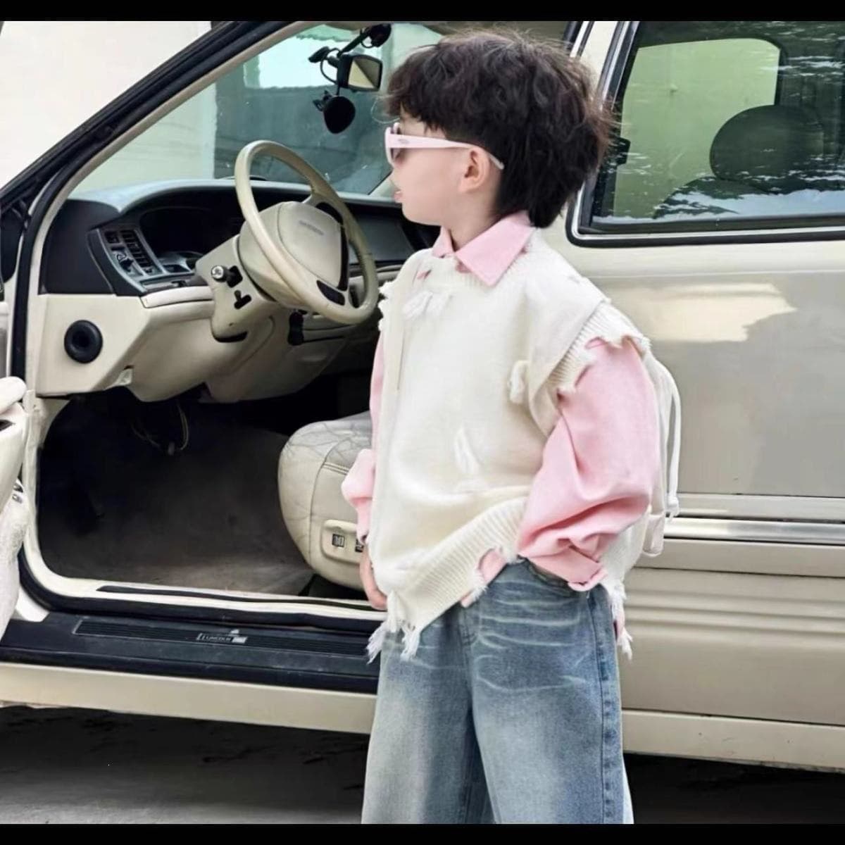 Korean style children's clothing, boys' preppy style children's clothing, boys' autumn clothing, irregular knitted vests, pink shirts and jeans, trendy