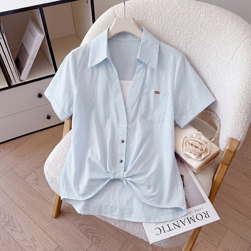 Fake two-piece short-sleeved shirt women's summer 2026 new style this year's popular super popular age-reducing giant good-looking blue top