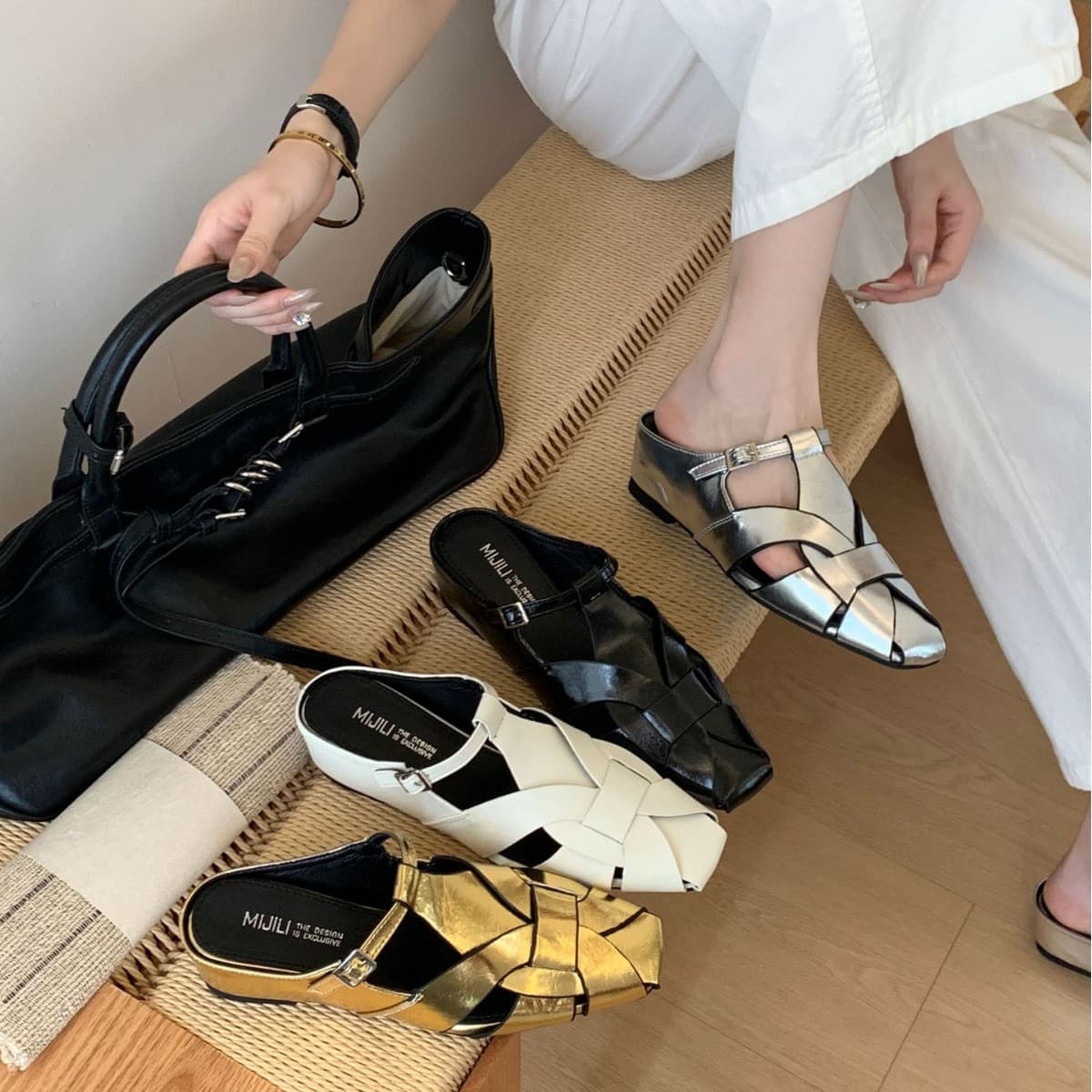French Woven Hollow Toe-Covering Slippers for Women 2026 Summer New Retro Flat Mules Casual Sandals