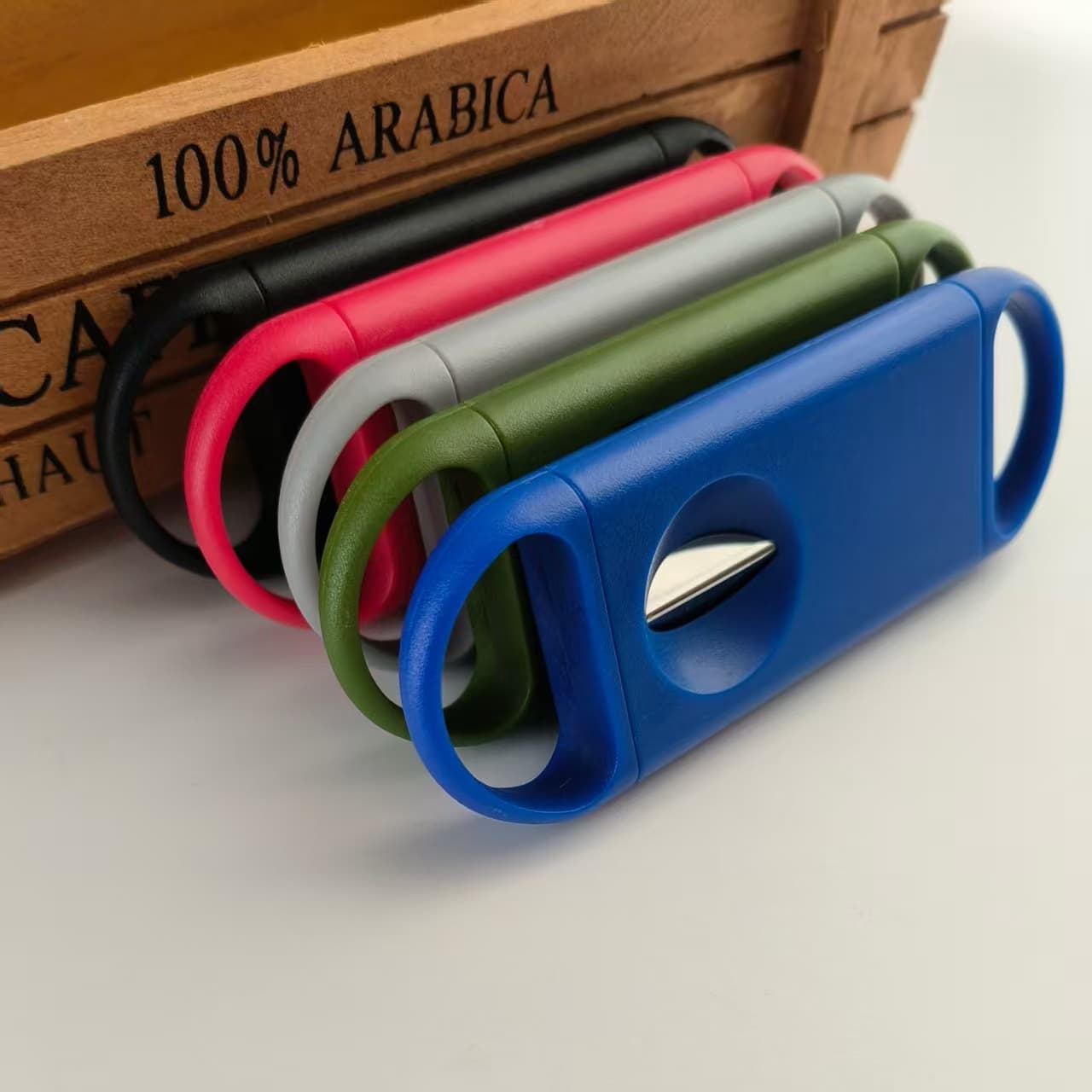 Factory Direct Plastic Cigar Scissors Portable Cigar Cutter Double Blade Cigar Knife Smoking Tool Cigar Cutter