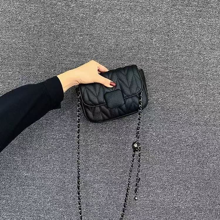Super Popular Compact and Exquisite Chain Small Bag for Women, 2024 New Model with a High-End Feel, Unique Niche Crossbody Bag