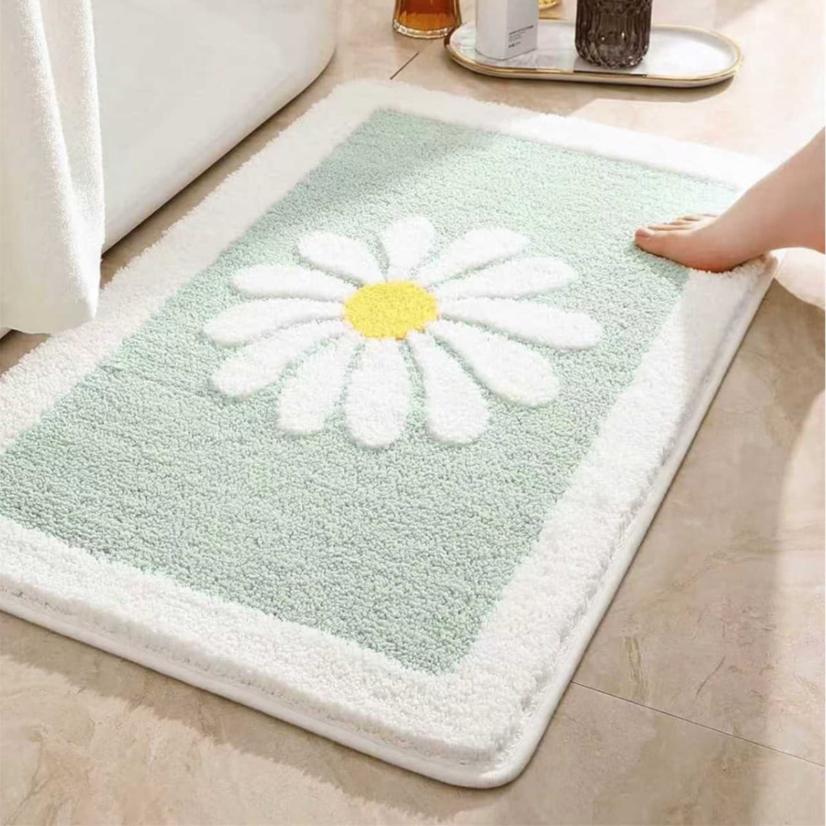 Daisy Flannel Floor Mat, Bedroom Bedside Carpet, Bathroom Water-Absorbent Non-Slip Foot Mat, Wear-Resistant and Easy-to-Clean Mat