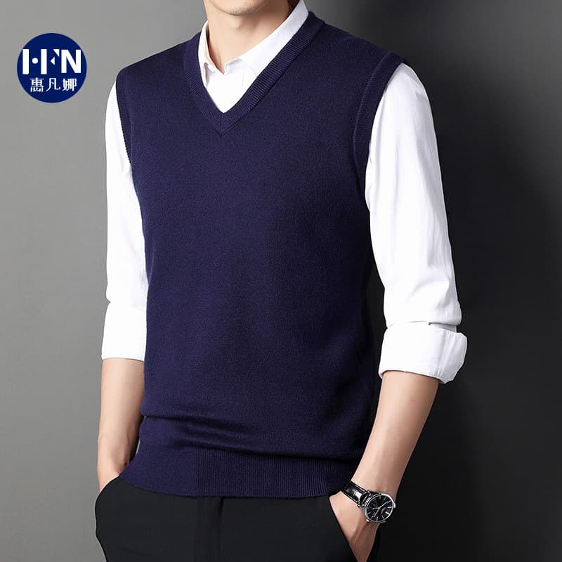 V-neck vest, new autumn/winter style, men's thickened sleeveless knitted vest sweater, solid color, suitable for middle-aged business wear.