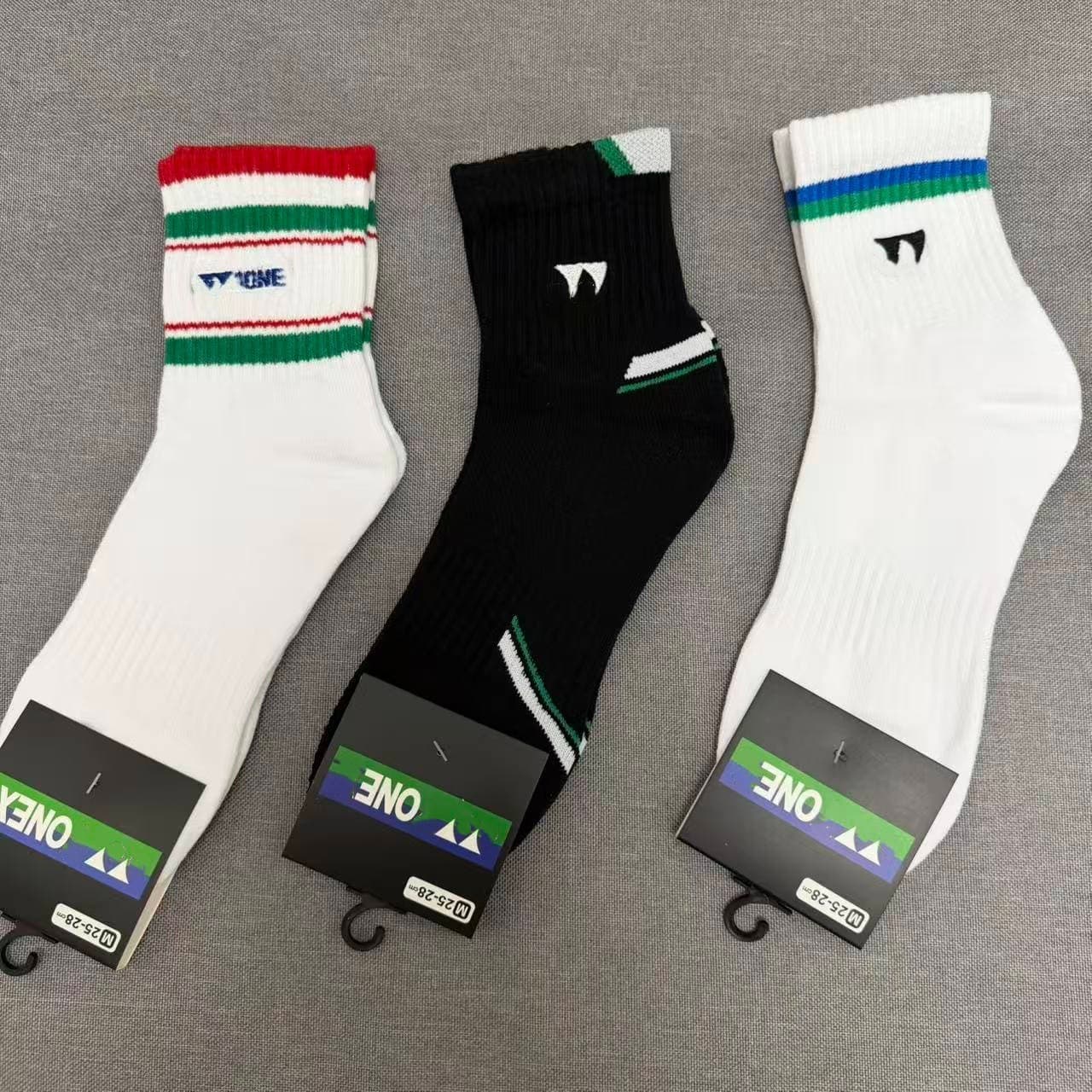 Yy Badminton Sports Socks, Mid-Calf Unisex Cotton Socks, Sweat-Absorbent and Breathable Training Socks, Professional Sports Wholesale