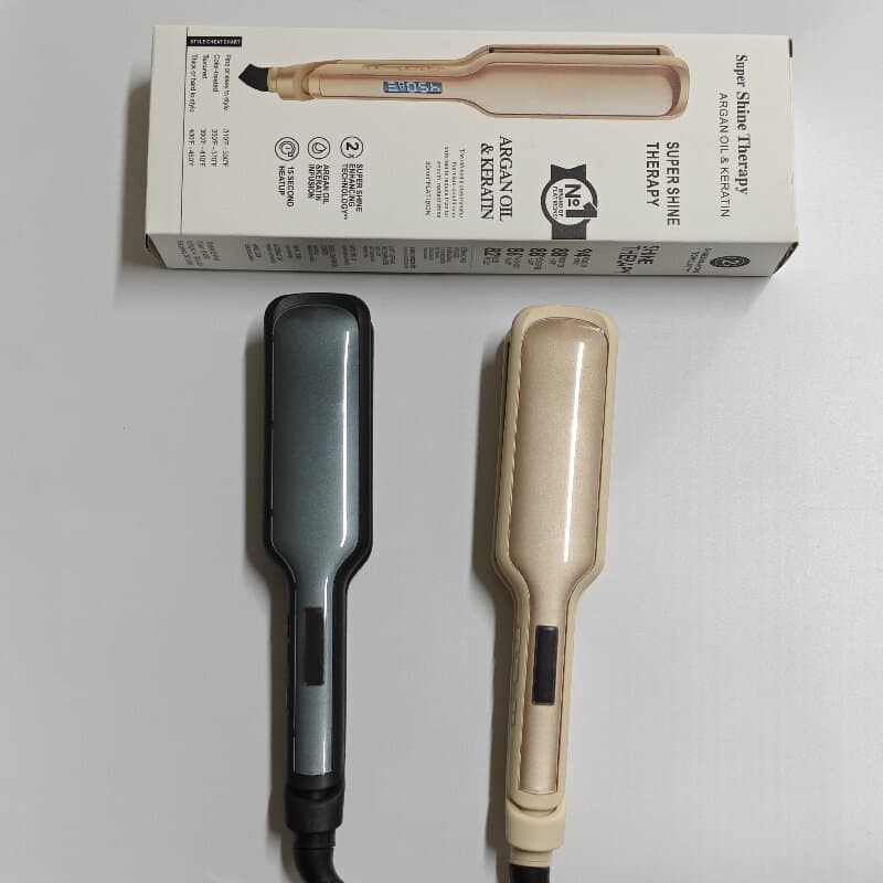 Cross-border foreign trade new LCD hair straightener, dry and wet hair straightener, electric splint, wide splint straightener