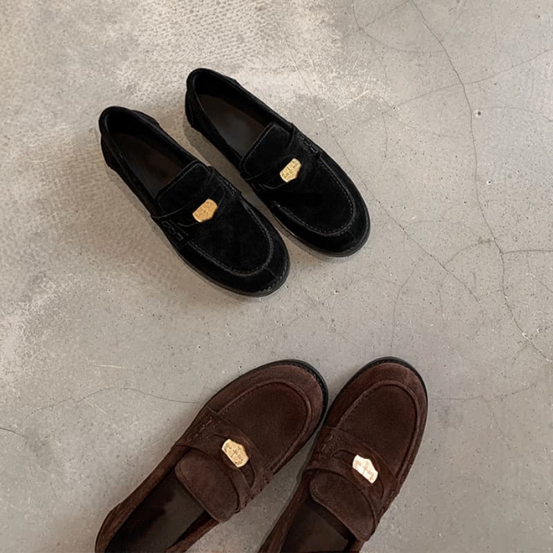 Full Genuine Leather Autumn Women Shoes 2025 New Style Amiu Small Coin Loafers Slip-on Casual Flat Shoes Women Leather Shoes