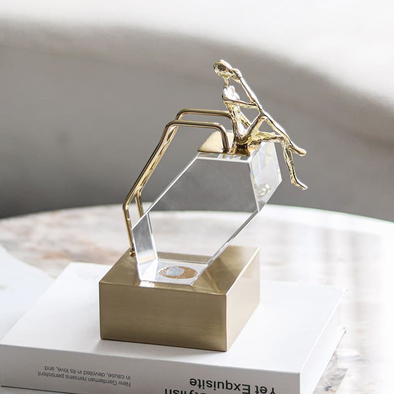 Nordic Light Luxury Crystal Metal Top Climber Figure Sculpture Ornaments Sales Office Villa Model Room Home Decorations