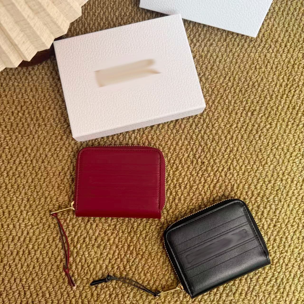 The Same Model as the One at the Counter, Chanel Embossed Card Holder in Red and Black, Zippered Card Holder, Exclusive Gift from the Counter, Zippered Crossbody Bag