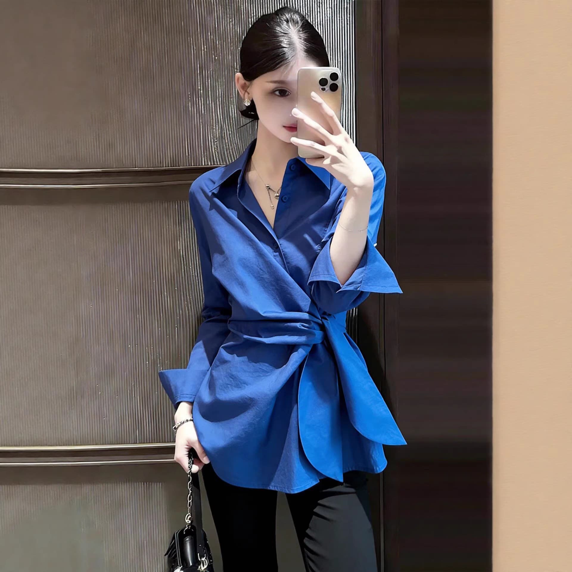 In-Stock Blue Color-Enhancing Waist-Cinching Tie-Neck Collared Top 2026 Spring New Women's Fashion Stylish Collared Shirt Trend