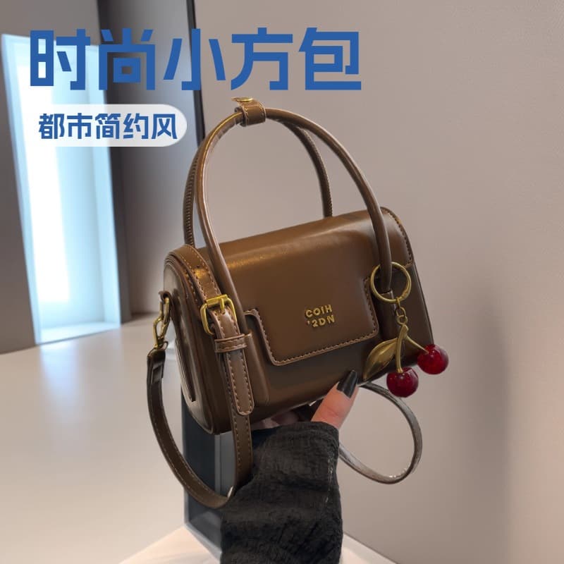 Versatile Trendy Handheld Small Square Bag for Women 2025 Autumn New Stylish Light Luxury Daily Solid Color Shoulder Crossbody Bag