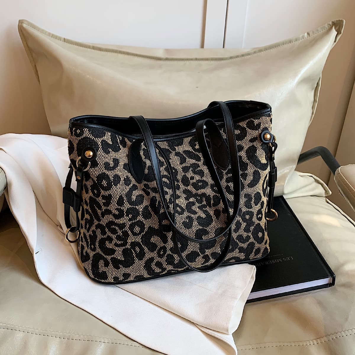High-End Leopard Print Large Capacity Bag Women 2024 New Stylish Shoulder Bag Textured Tote Bag Cross-Border