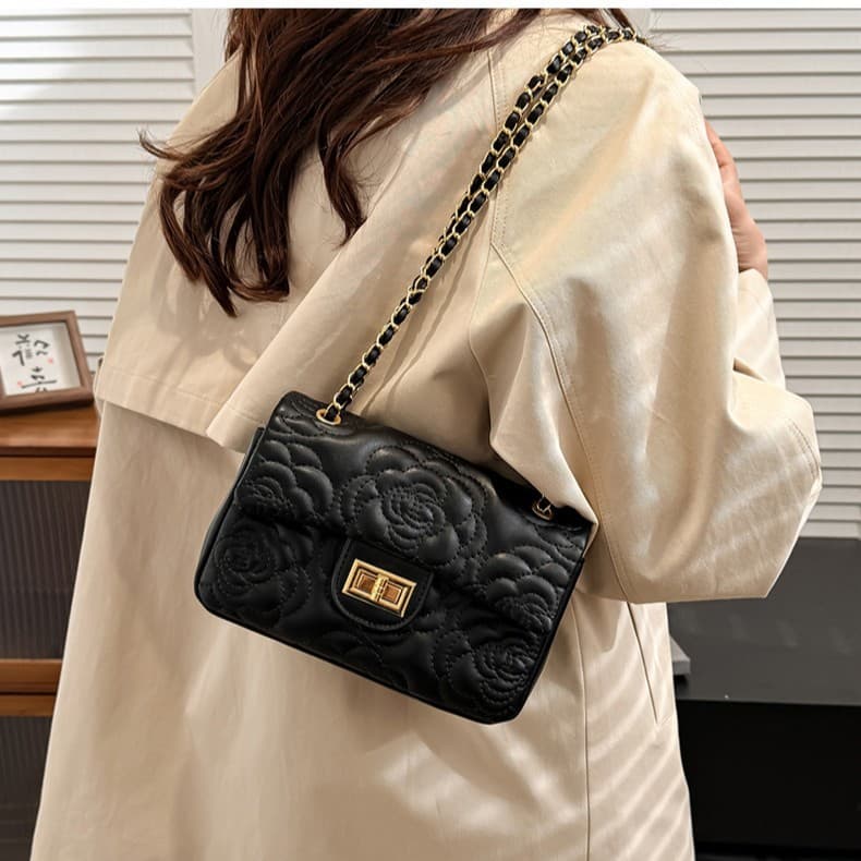 Crossbody Chain Bag with Diamond Quilted Stitching, Fashionable Niche Design Shoulder Bag, Versatile Mini Square Bag for Women