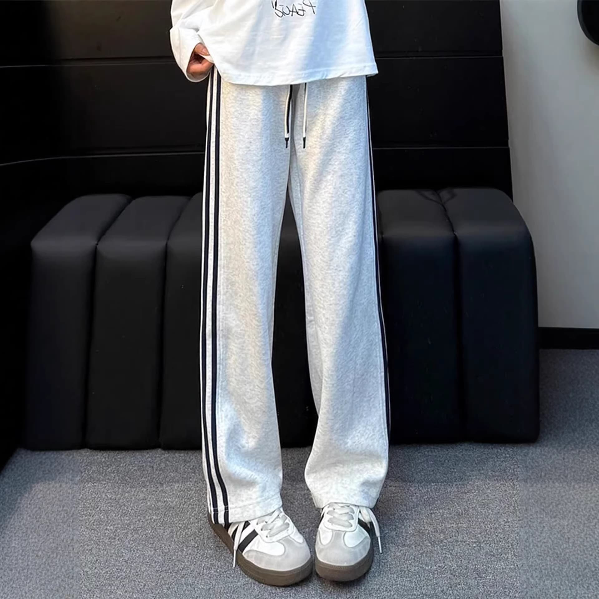 American Retro Three-Stripe Casual Pants for Men 2026 New Trend High Street Loose Floor-Length Versatile Straight-Leg Pants