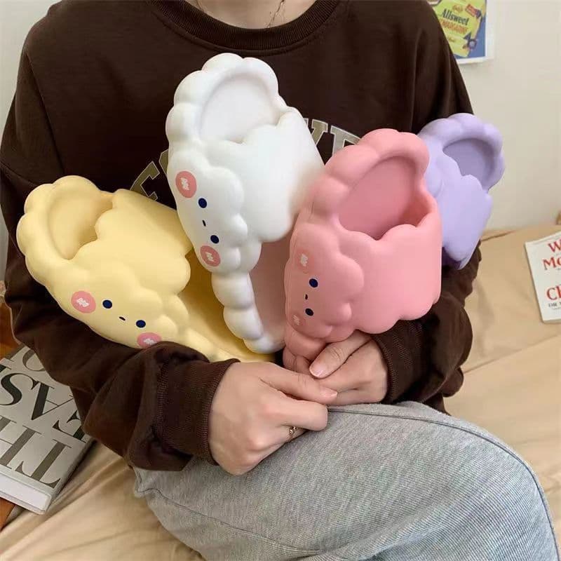 Super soft feeling of stepping on shit, new feeling of stepping on shit, summer slippers for women, indoor and outdoor home, non-slip soft bottom, cute smiling face