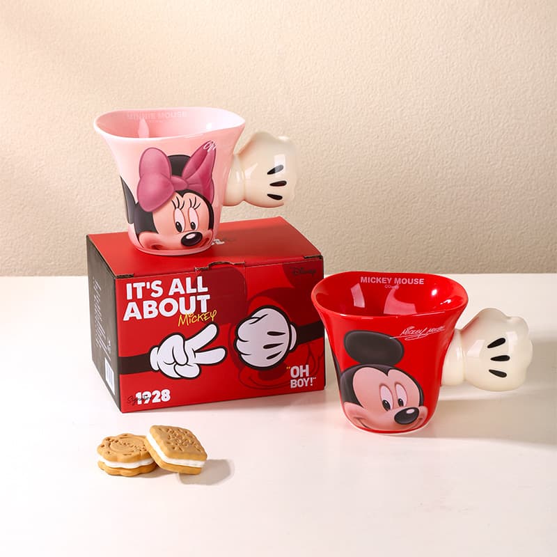 Disney Mickey and Minnie co-branded high-looking creative drinking cup couple cup cute companion gift shape cup