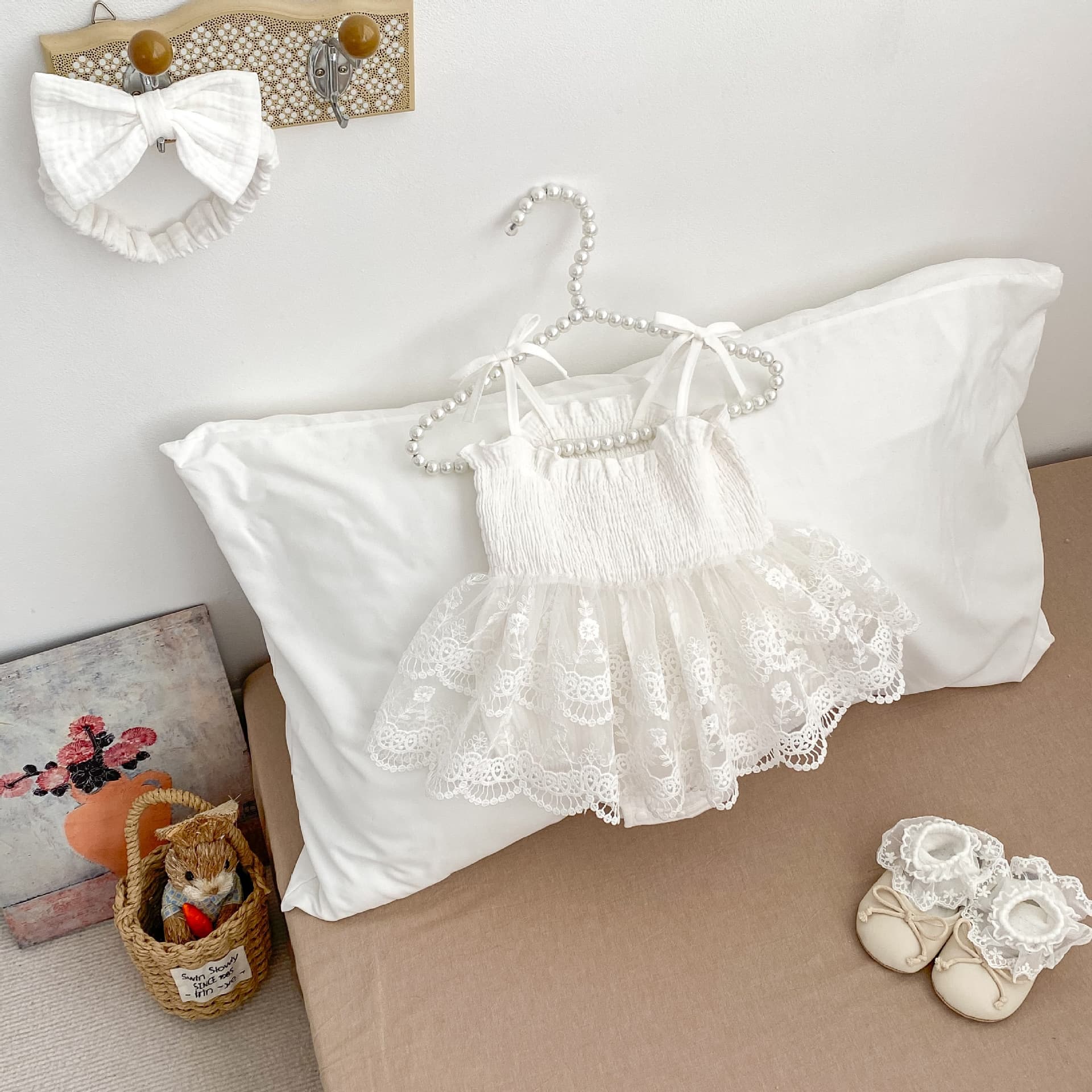 Baby's new summer sweet mesh baby girl's harem dress with bow straps thin crawling suit one-year-old harem
