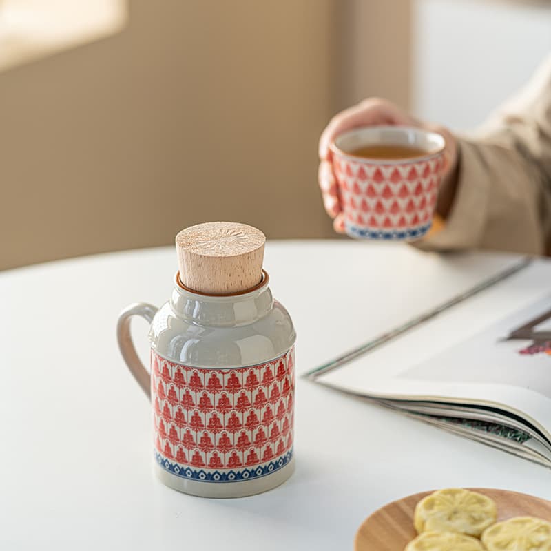 Antique-style small ceramic teapot with wooden stopper, large capacity tea brewing vessel, customizable logo gift set