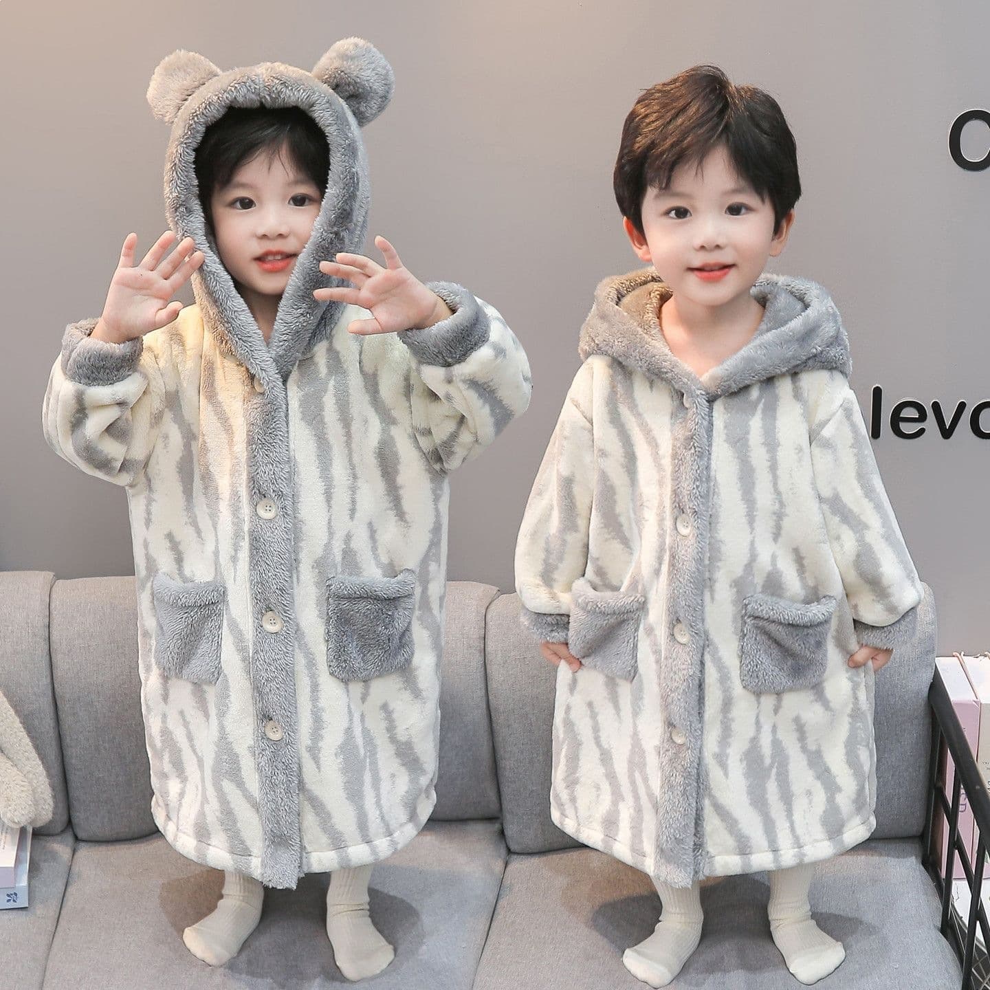 White Boys' Sleep Robe Pajamas Autumn Winter Coral Fleece Thickened Flannel Winter Bathrobe Children's Home