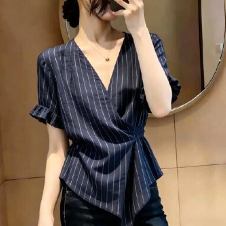 French Chic Navy Blue Striped Short-Sleeve Blouse 2026 Summer Unique Slim Fit Waist-Cinching Top