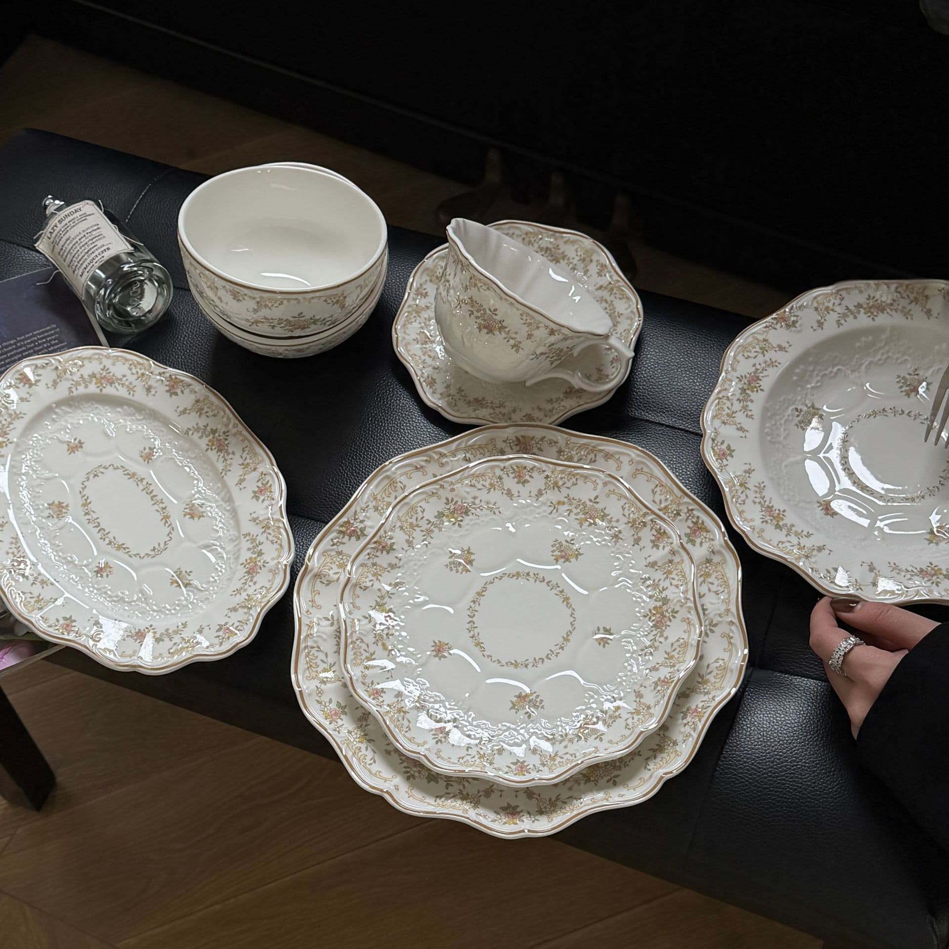 New French-Style Retro Romantic Floral Ceramic Dessert and Soup Bowls and Plates for Home Use Wholesale