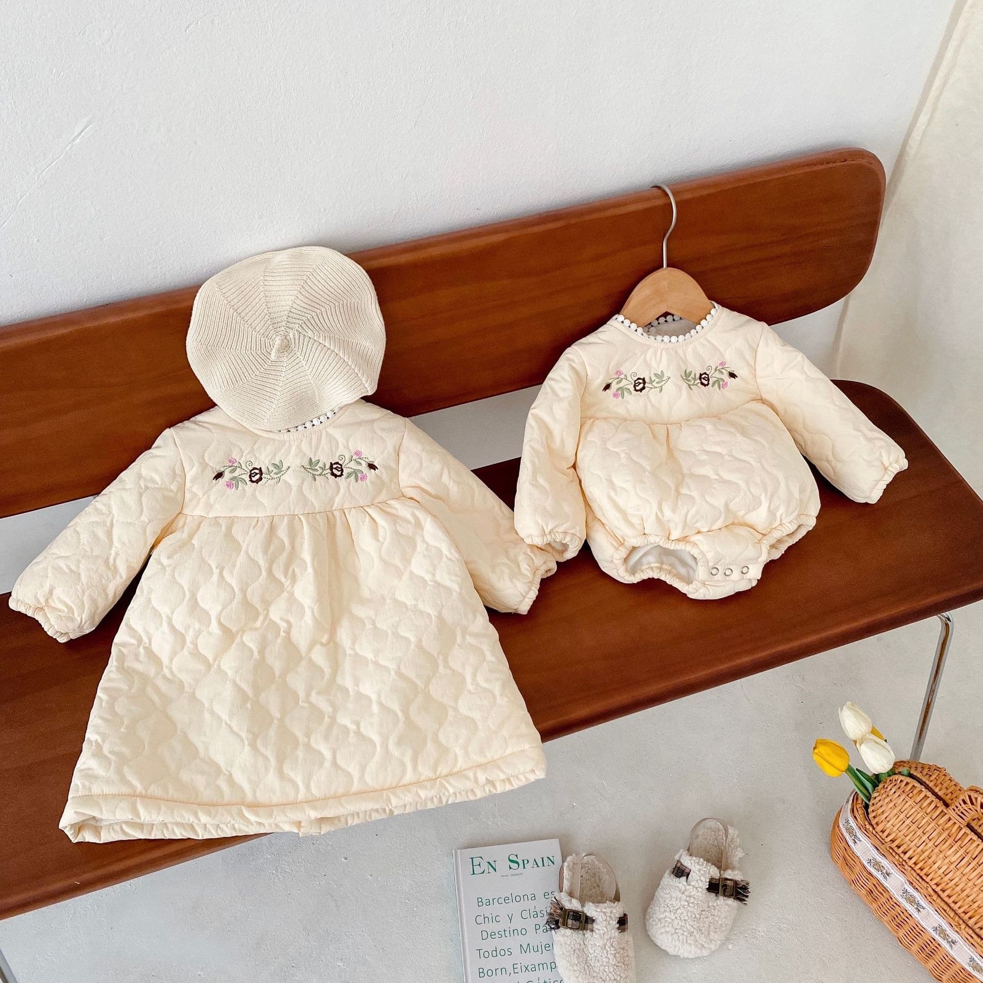 ins2026 winter clothing for infants and young children baby girls quilted thickened embroidered long-sleeved skirt round neck one-piece romper