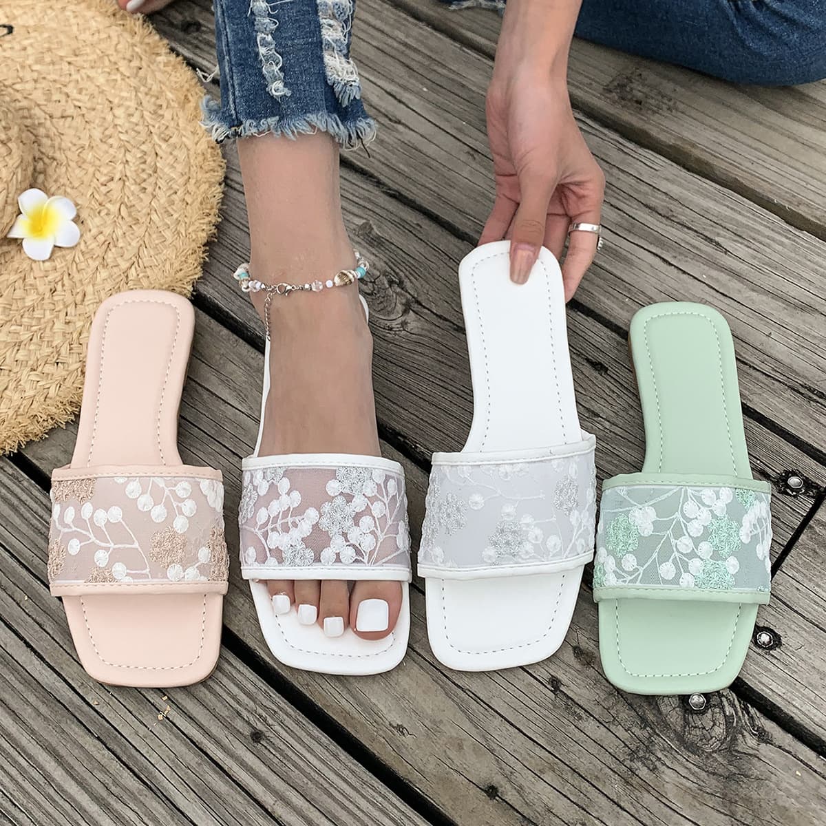 Cross-border stock flat slippers for women, outwear 2025 new square toe home sandals Womens Slippers