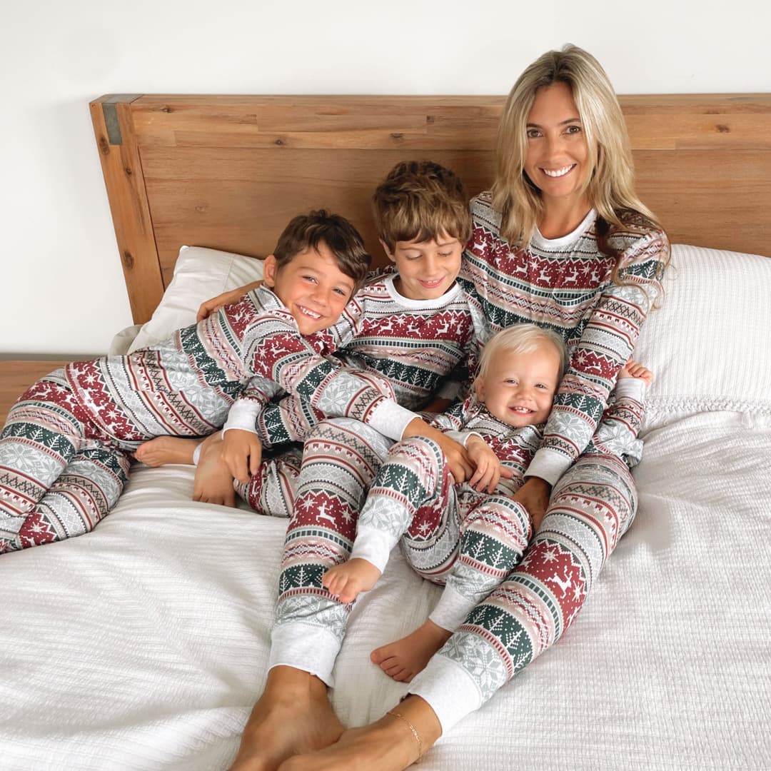 Amazon and eBay: Great 2022 European and American Christmas Family Outfits, Pajamas Sets