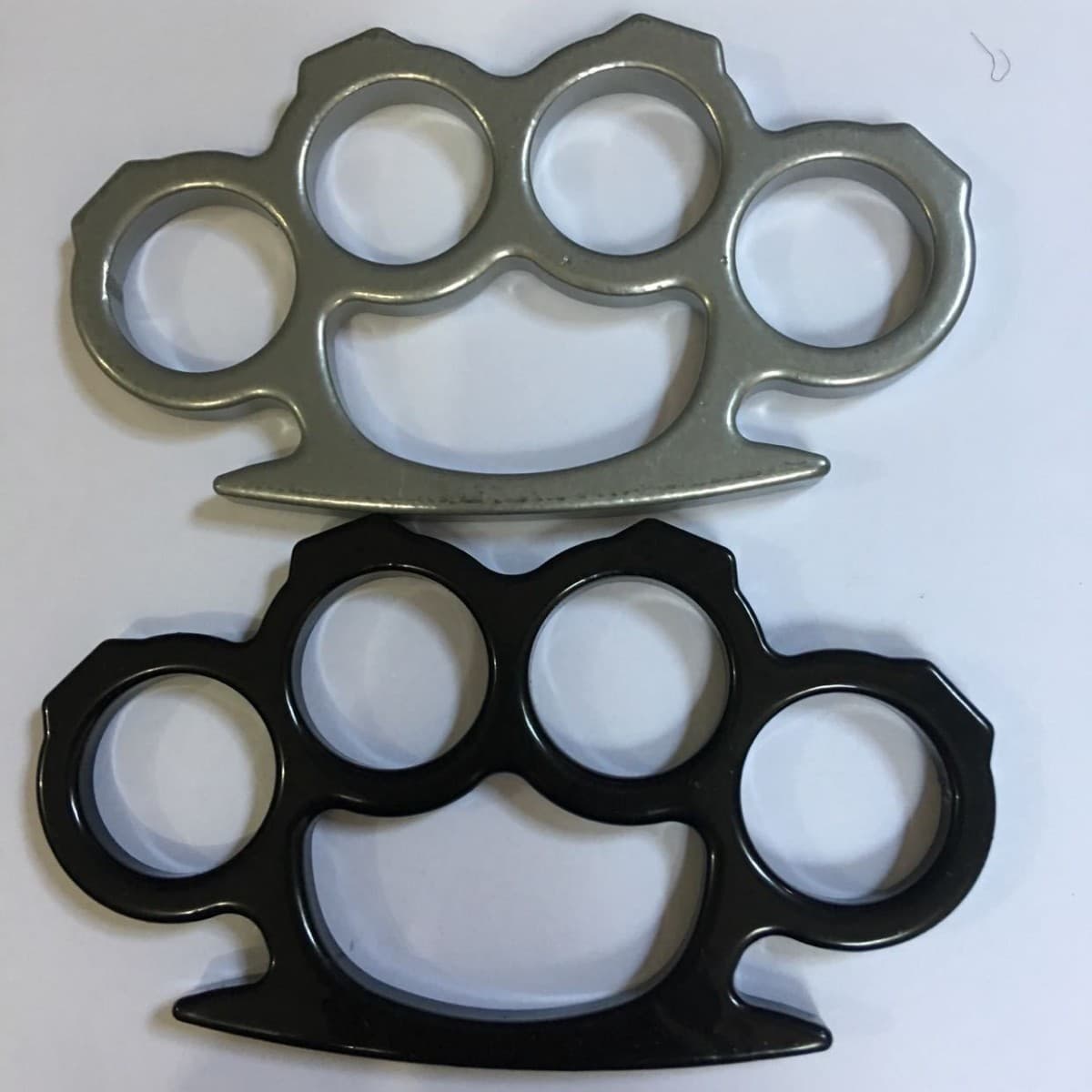 Iron outdoor anti-wolf tools, car window breaking hammer, glass breaking portable equipment, finger tiger, four finger buckle fist gloves for defense