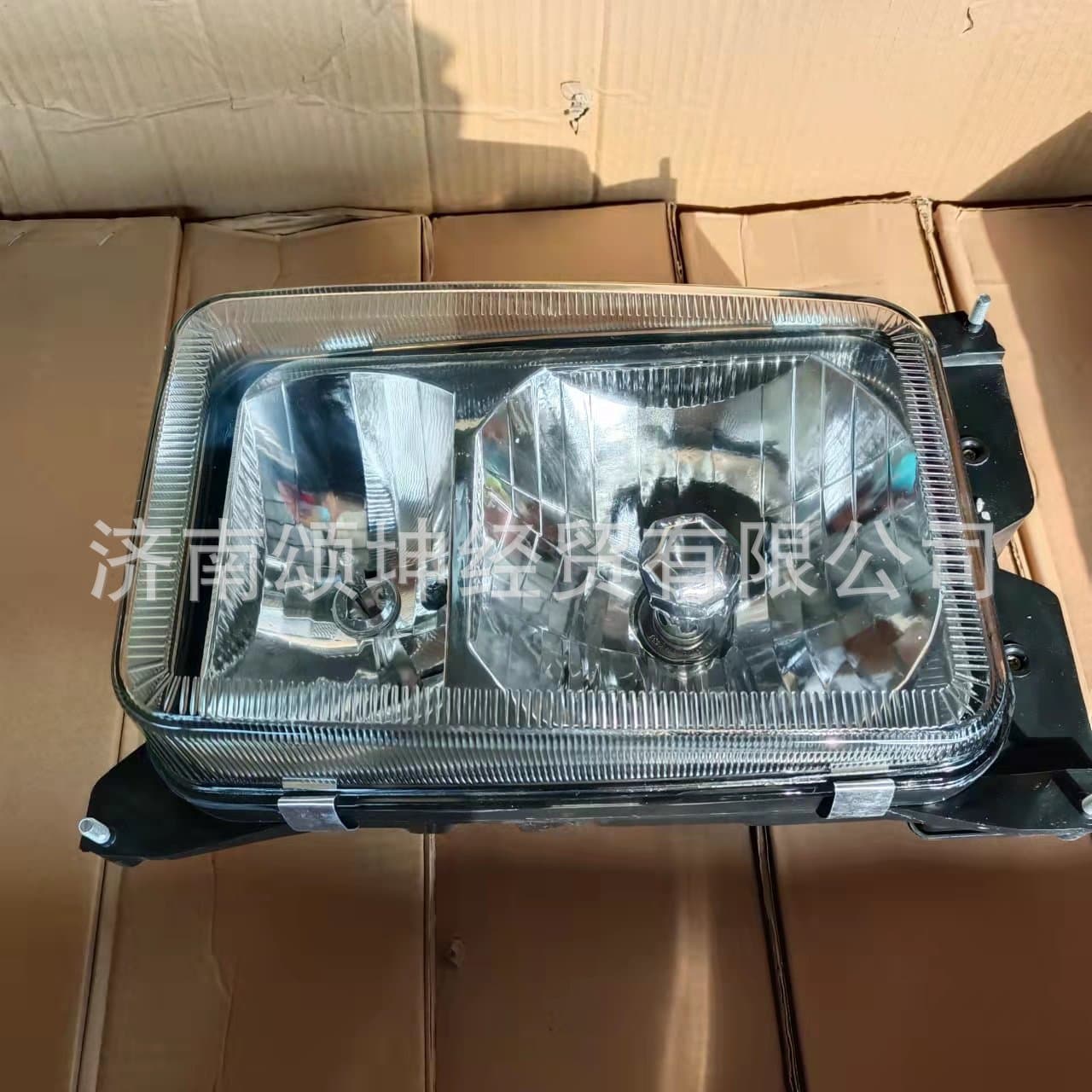 Supply Re-car Howo Accessories WG 9100720105 / WG 9100720106 Left and Right Front Headlight with Four Lights