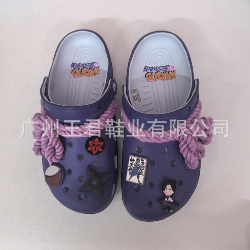 Naruto Sasuke adult clogs, non-slip, breathable, comfortable, lightweight, suitable for export and wholesale.