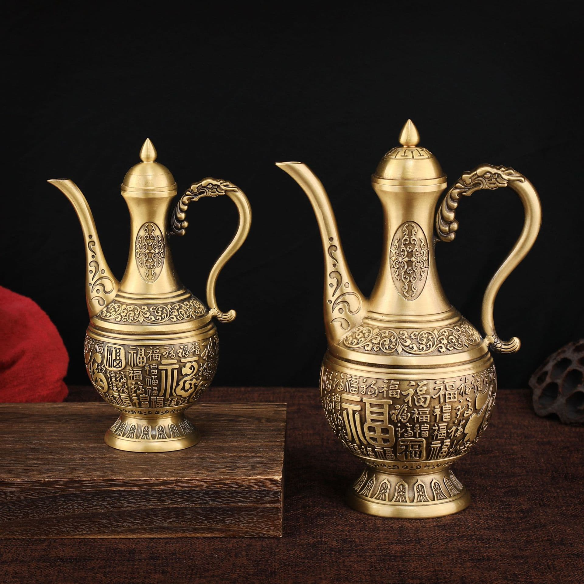 Kangqian Brass Relief Hundred Blessings Wine Pot, Luxury Copper Wine Pot Home Decoration Copper Hundred Blessings Wine Pot Ornament